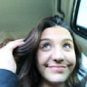 Meet your Posher, Yesenia